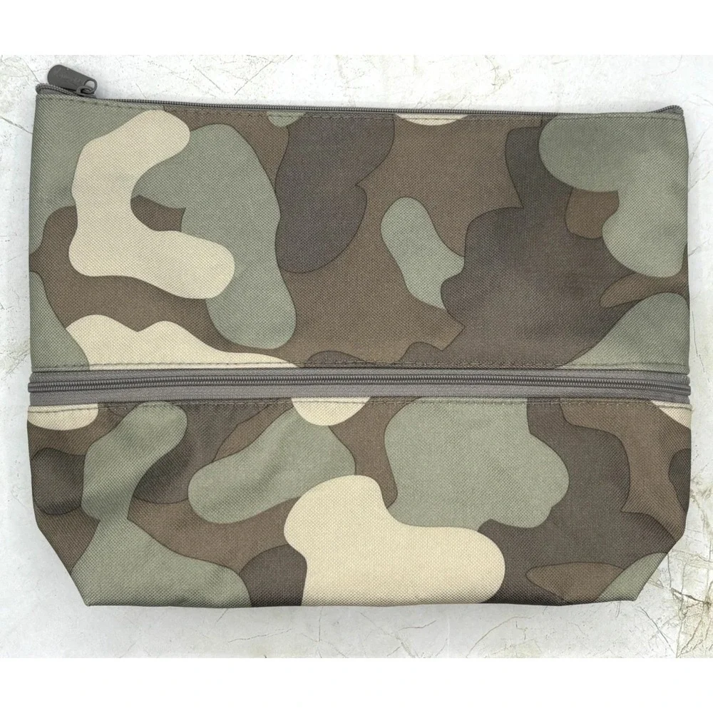 Thirty-One Zipper Utility Pouch Soft Camo Expandable Camouflage Bag New 12